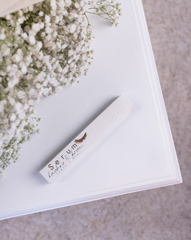 Nacomi  Siero rinforante ciglia e sopracciglia doppio applicatore 4ml