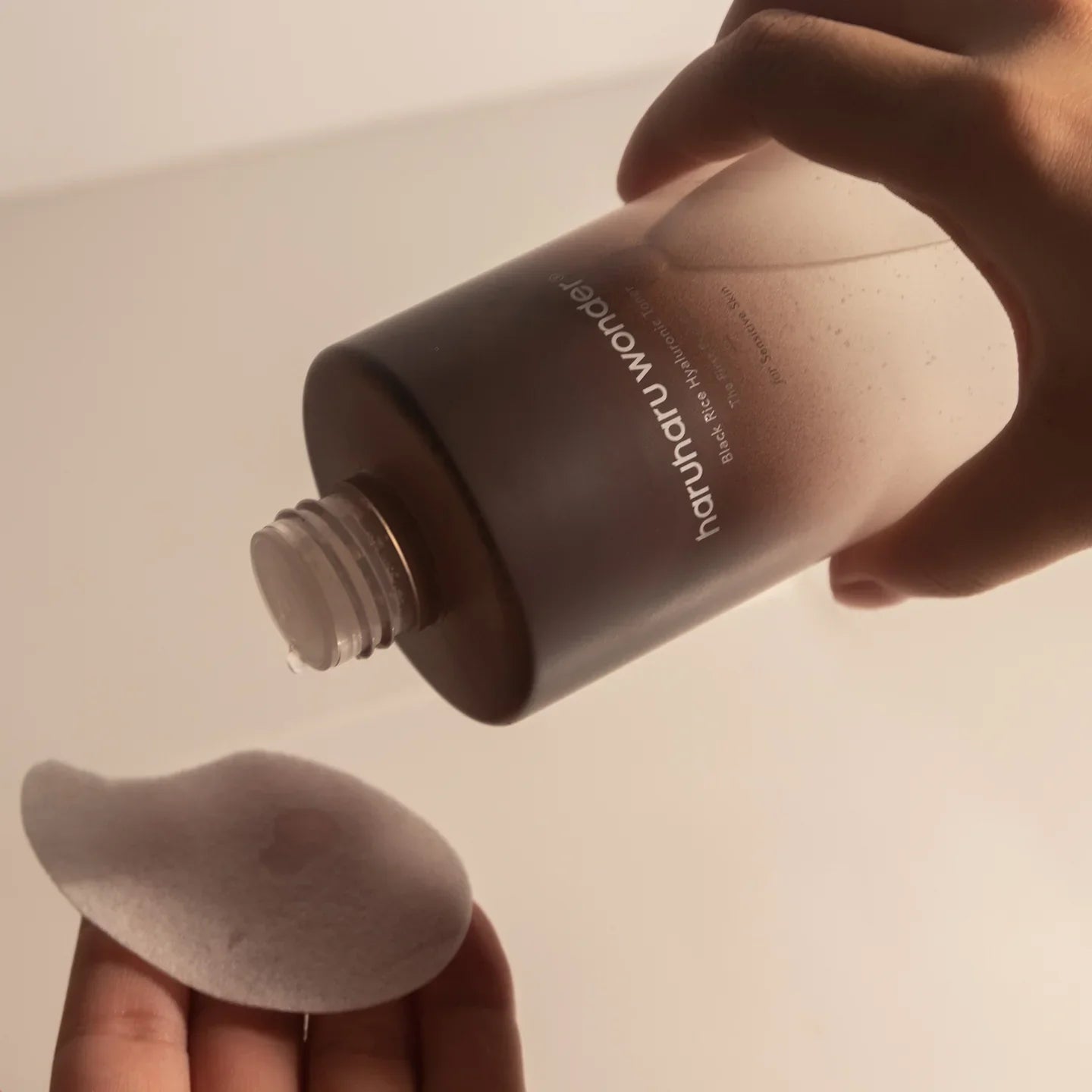 Tonico idratante e lenitivo senza profumo con riso, bambù e acido ialuronico per pelle sensibile