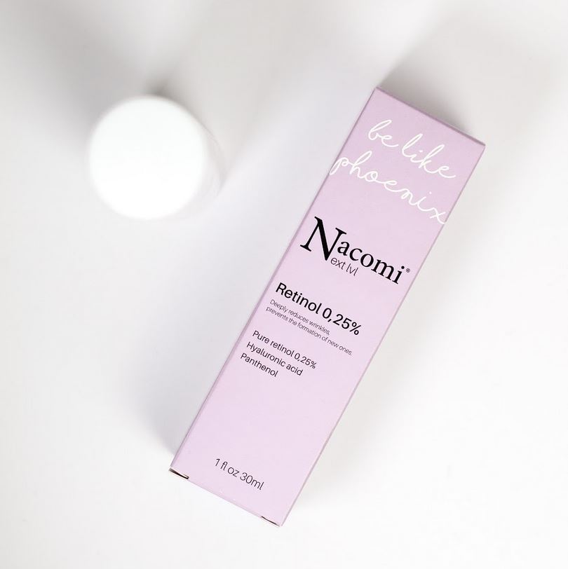 Siero viso notte Nacomi Be Like Phoenix Retinol 0,25% – trattamento rigenerante anti-age con retinolo e acido ialuronico per pelle più liscia e luminosa