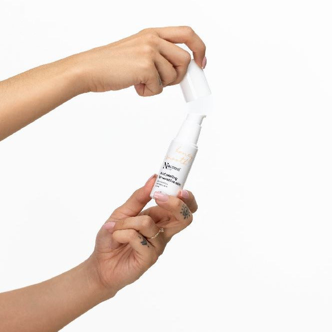 Peeling acido viso Nacomi Next Lvl Honey Smooth, con gluconolattone, acido lattobionico e miele, ideale per pelli sensibili e delicate